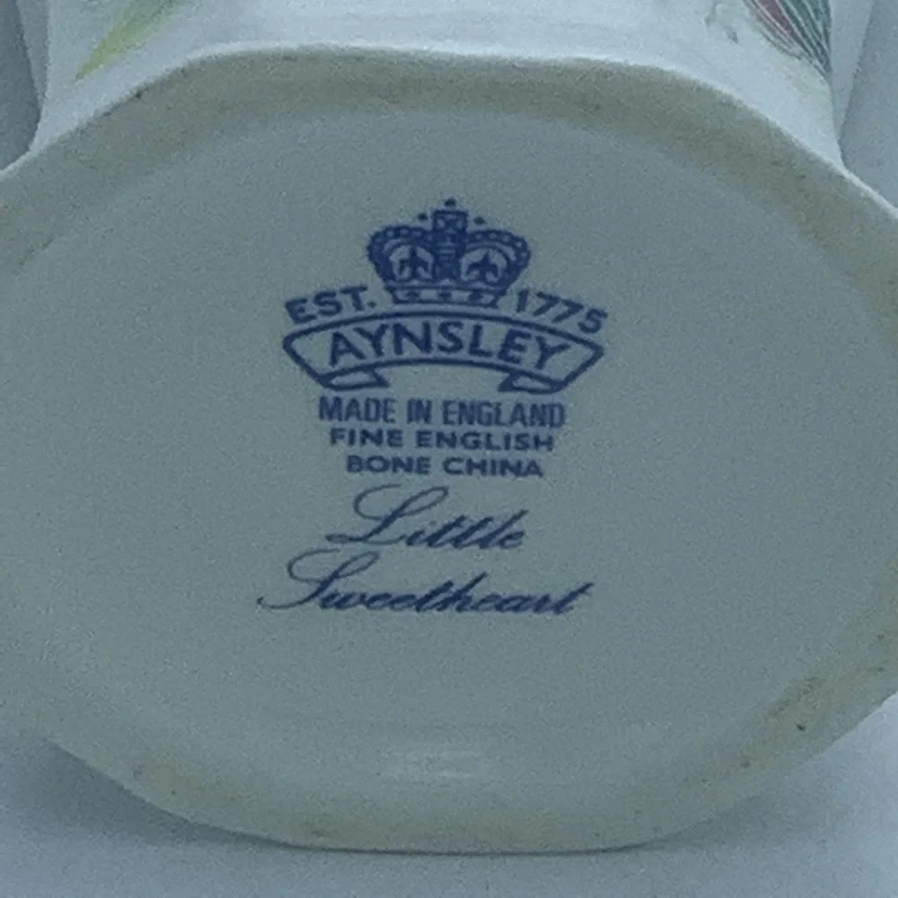 Aynsley English Bone China Little Sweetheart Vase